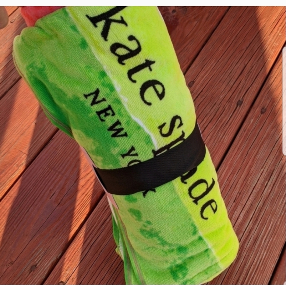 Kate Spade Luxuriously Oversized Beach Towel - Picture 5 of 7